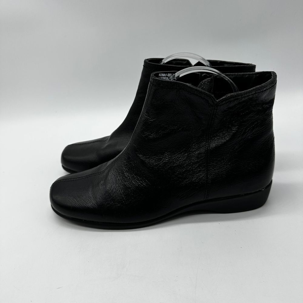 The Tog Shop Woman 7.5M Black Leather Ankle Boot Comfort Casual Retro Preppy Y2K